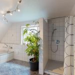 Groes-Einfamilienhaus-mit-ELW-2-Garagen-und-Hebebuhne-mit-toller-Aussicht-09022020_113134