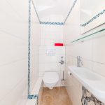 separates WC