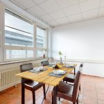 Groe-Dachgeschosswohnung-mit-4-Stellplatzen-in-Fellbach-10202022_142835