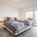Schlafzimmer mit Balkon
