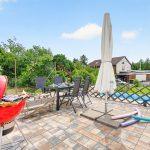 Große einladende Terrasse