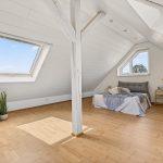 Großes Schlafzimmer im DG