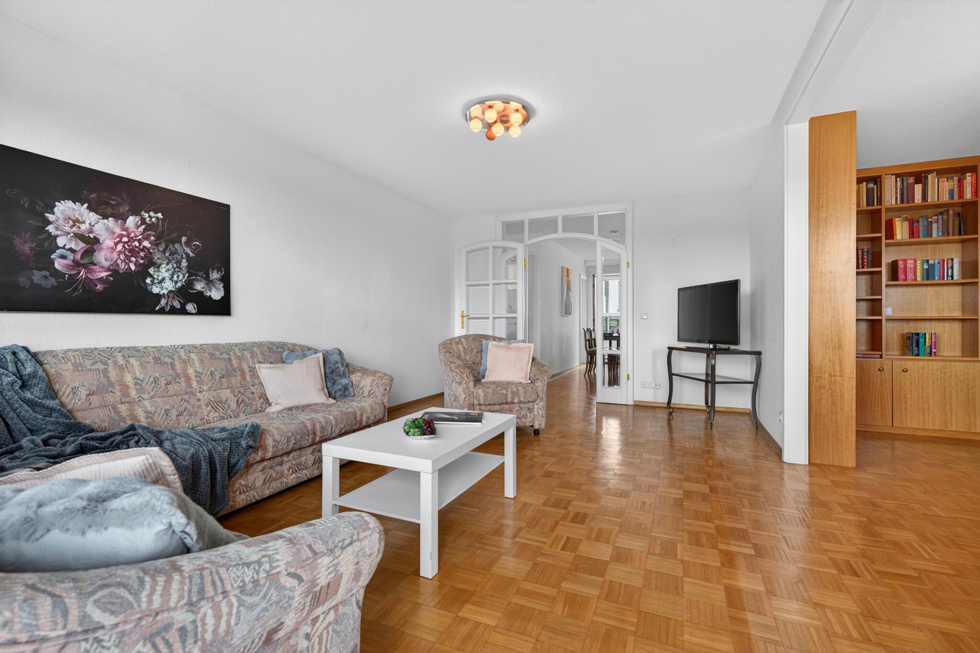 Geräumiges Wohnzimmer 1.1