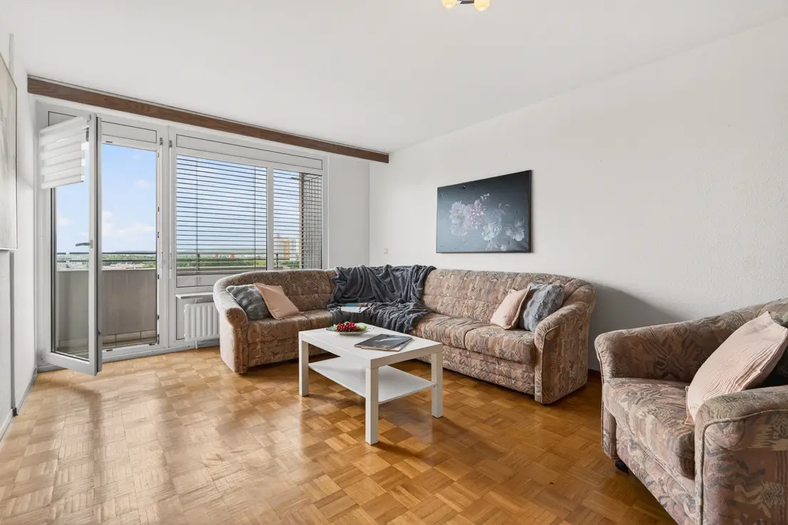 Geräumiges Wohnzimmer 1.2