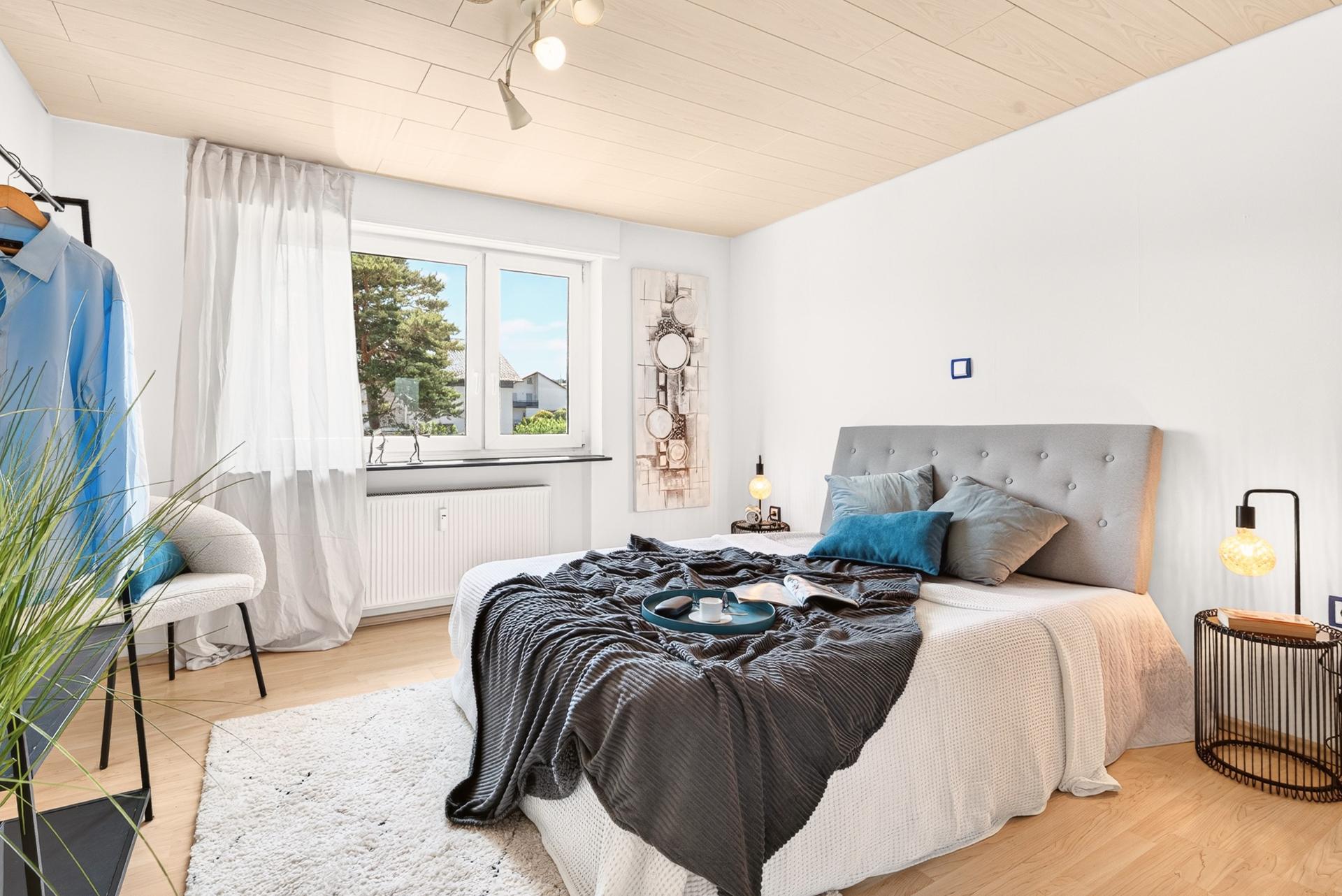 Großes Schlafzimmer