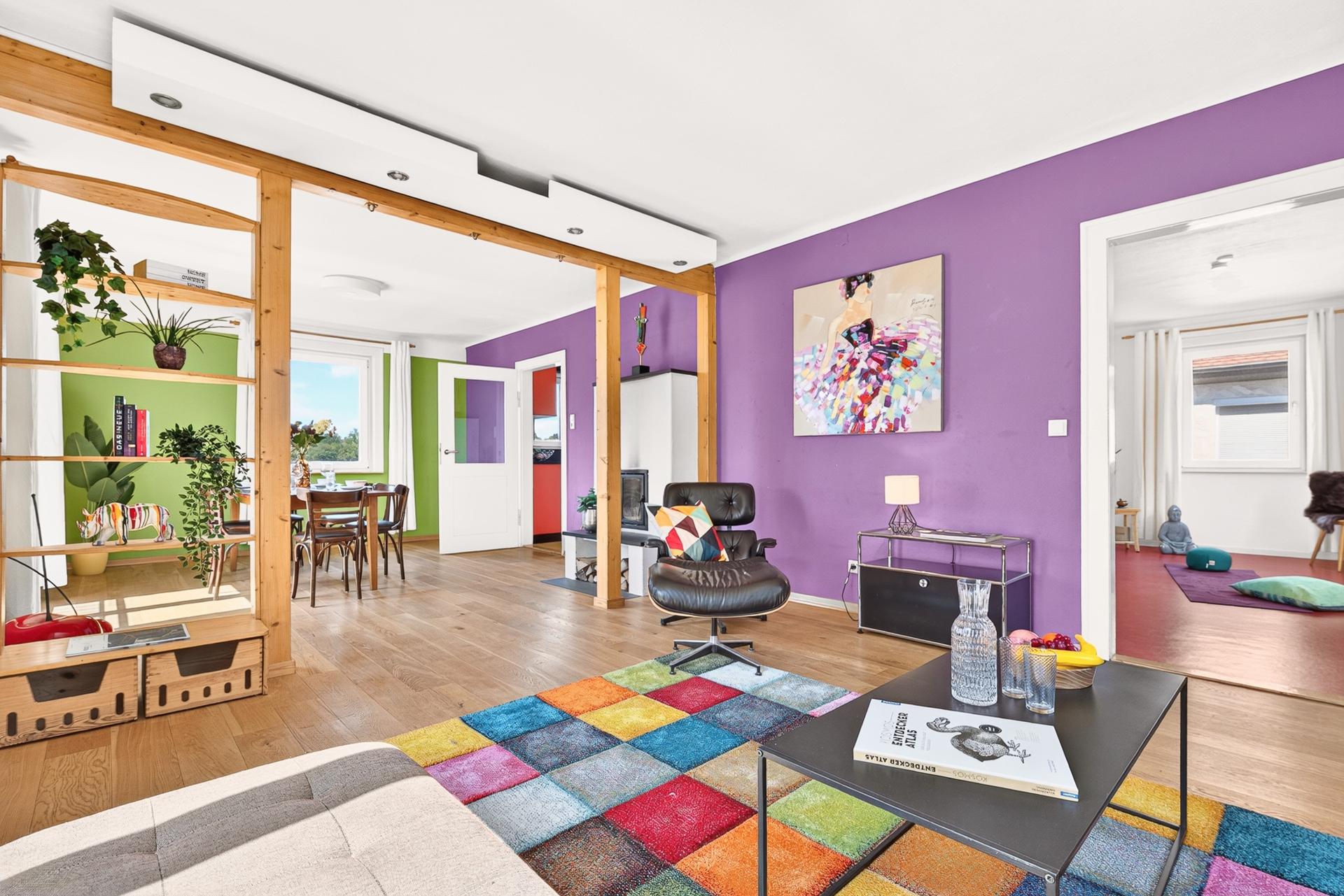 Geräumiges Wohnzimmer