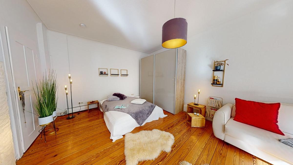Großes Schlafzimmer