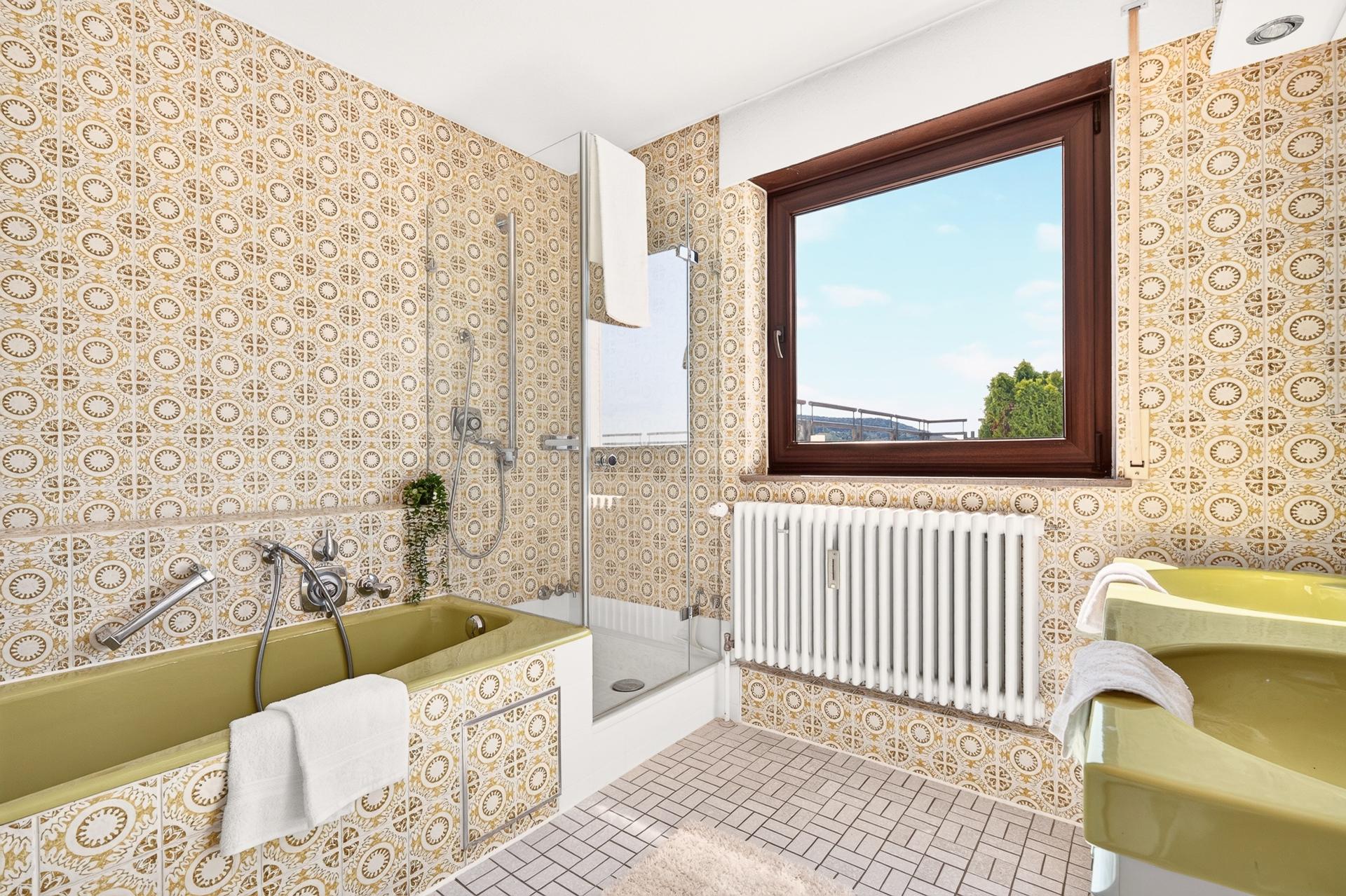 TL-Bad mit neuwertiger Dusche
