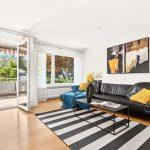 Wohnzimmer mit Balkon 1.2